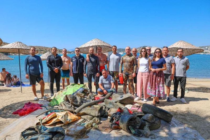 Gümbet Sahilinde Deniz Dibi Temizliğinde 310 Kilogram Atık Çıkarıldı